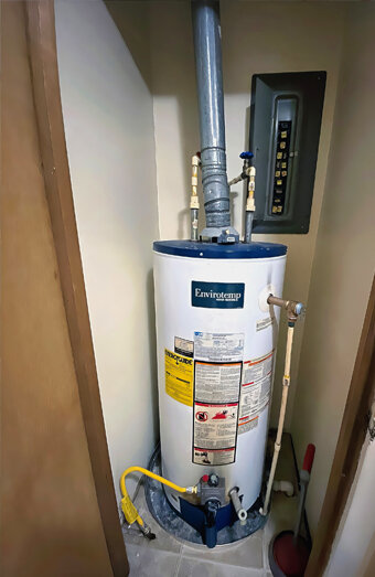 https://tuarthillhotwater.com.au/uploads/2025/06/gas-hot-water-system-40702.jpg