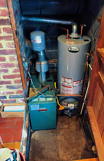 https://tuarthillhotwater.com.au/uploads/2025/06/gas-hot-water-system-50310.jpg