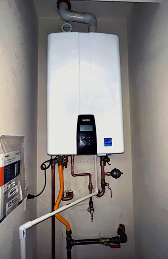 https://tuarthillhotwater.com.au/uploads/2025/06/thermostatic-water-systems-37047.jpg