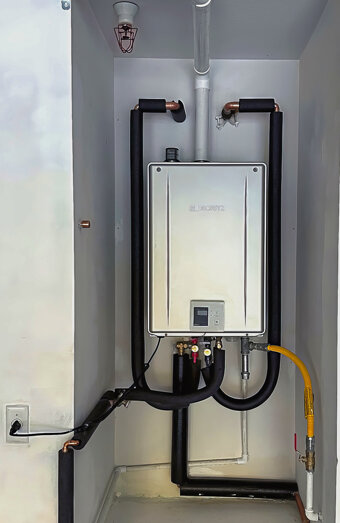 https://tuarthillhotwater.com.au/uploads/2025/06/thermostatic-water-systems-92621.jpg